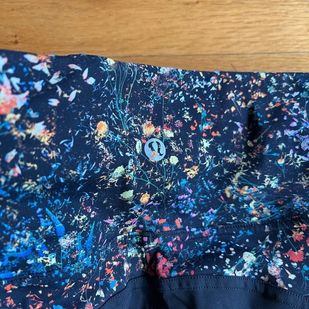 LULULEMON Wake and Train High Rise Flowerescent Leggings Tights 6